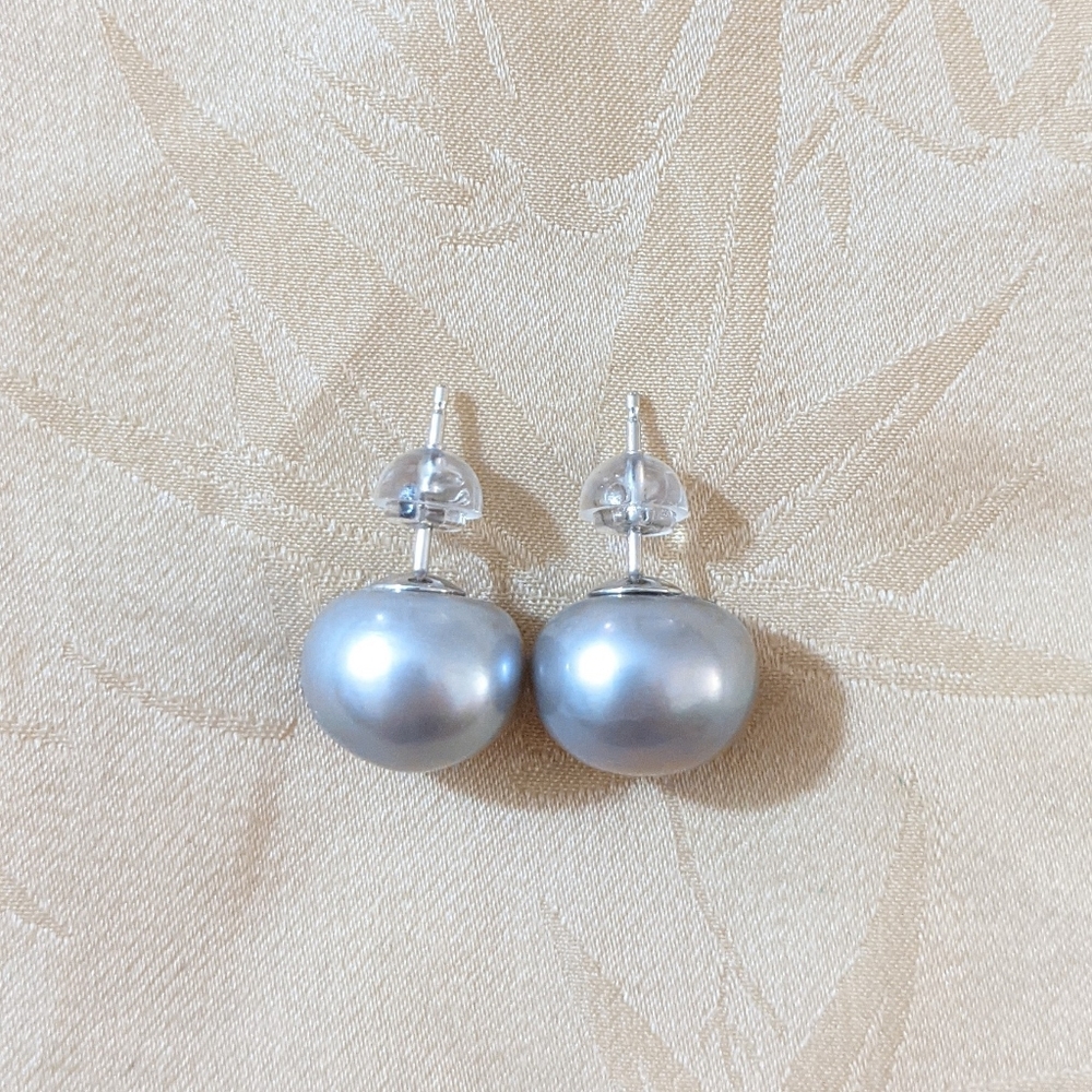11.5mm Freshwater Pearl Stud Earrings - Gray
